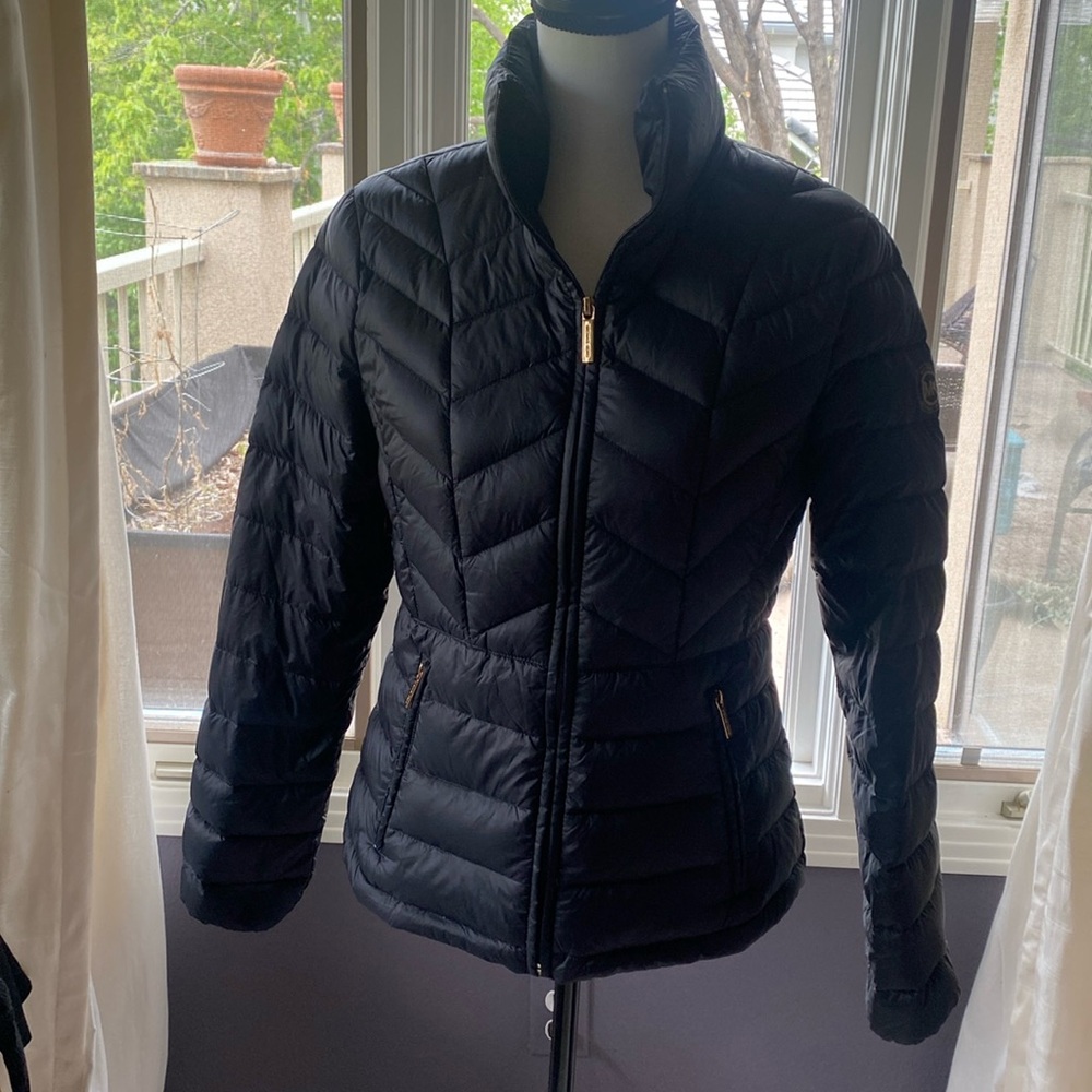 Michael Kors chevron quilted packable down jacket -S